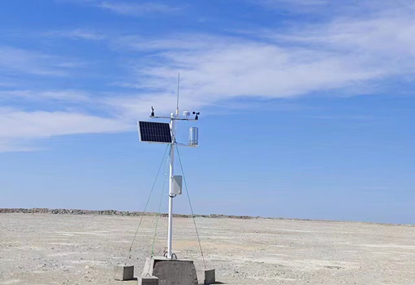 中國黃金集團內(nèi)蒙古礦業(yè)有限公司氣象站安裝案例實拍